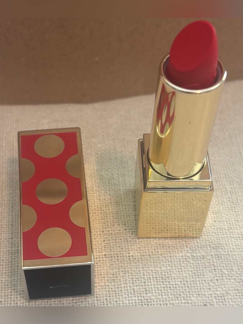 NEW Estée Lauder Limited Edition Holiday Collection Lipstick in Red Ribbon